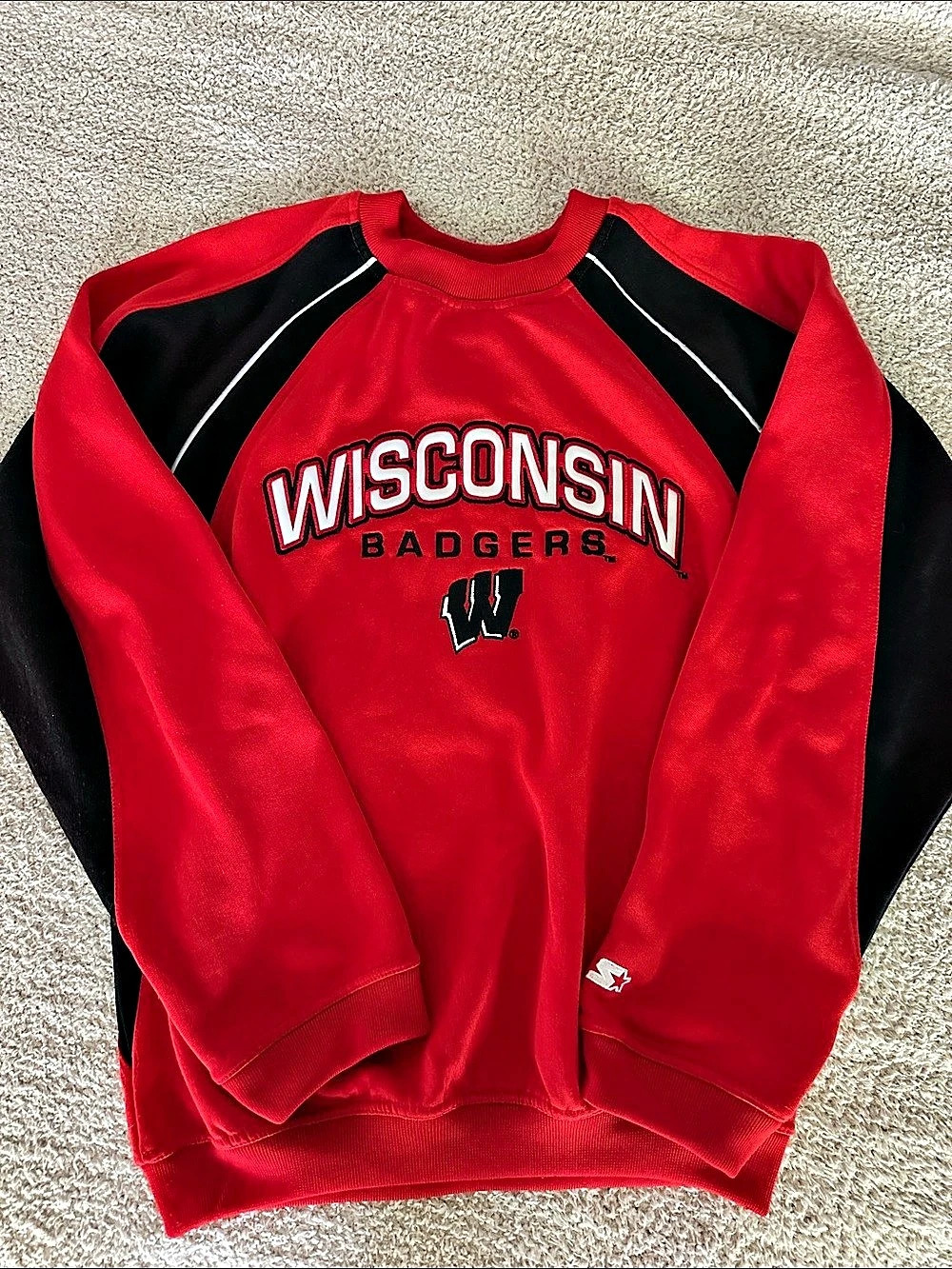 Starter Wisconsin Badgers Red & Black Sweatshirt Size Medium Like New - Picture 1 of 7
